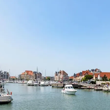Bel En Plein Centre De Apartment Cabourg